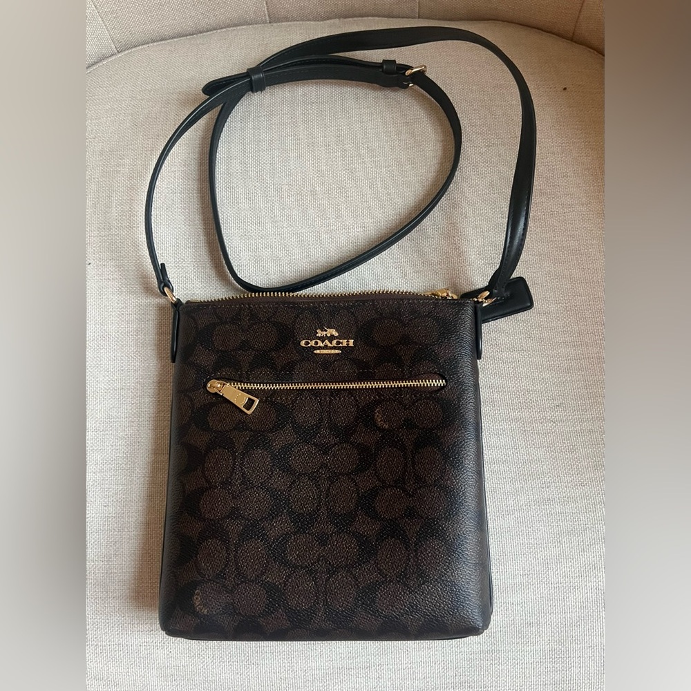 New Coach Signature Brown and Gold Crossbody Bag - Picture 2 of 6